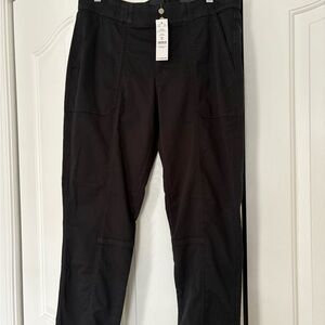 White House Black Market NWT Women’s pret-a-pedi pants black size 8
